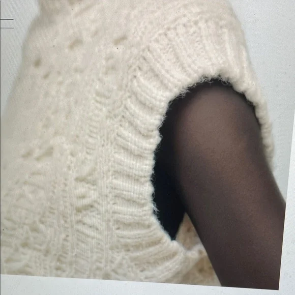 Zara Cream Cable-Knit Sleeveless Turtleneck Sweater with side slits - Picture 3 of 8